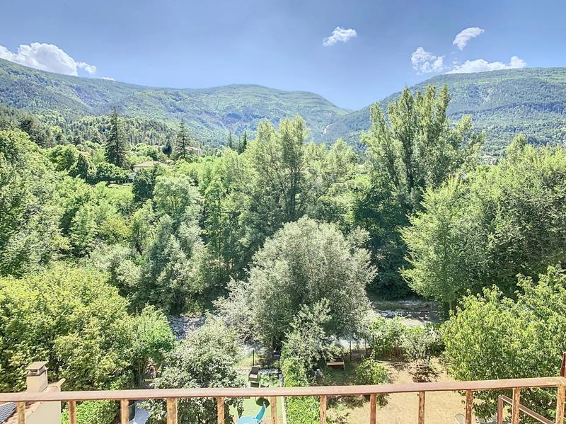 Appartement - 65 m² - 4 pièces