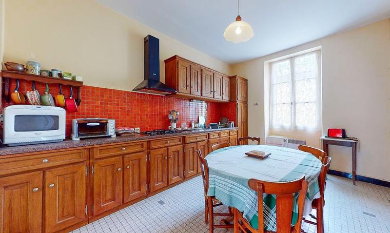 Maison traditionnelle - 315 m² - 12 pièces