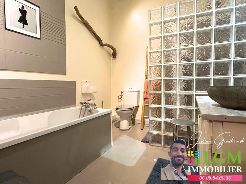 Maison - 218 m² - 6 pièces