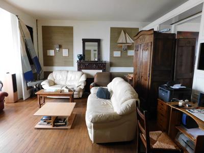 Maison - 235 m² - 11 pièces