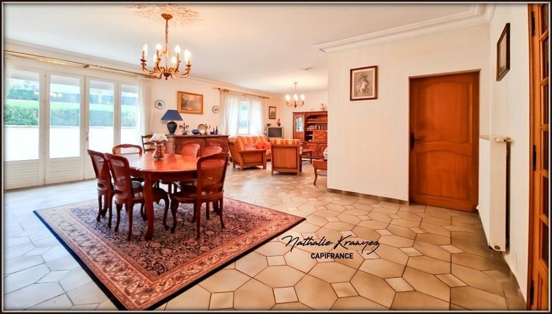 Maison - 243 m² - 8 pièces