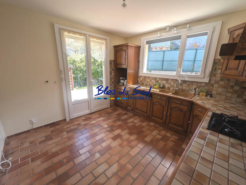 Maison traditionnelle - 161 m² - 6 pièces