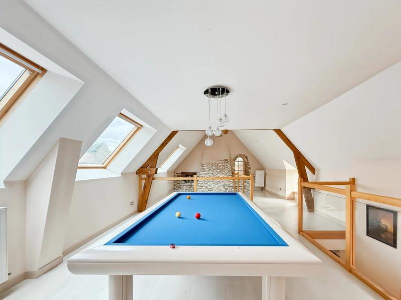 Maison en pierre - 377 m² - 10 pièces