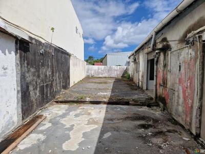 Local commercial - 240 m²