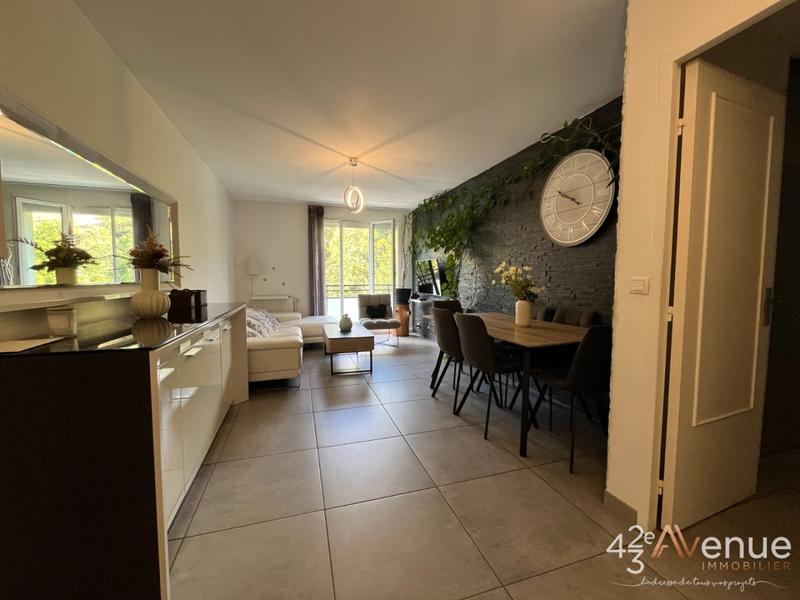 Appartement - 96 m² - 5 pièces