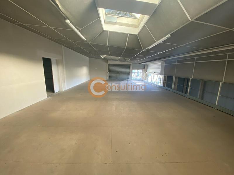 Local commercial - 991 m²