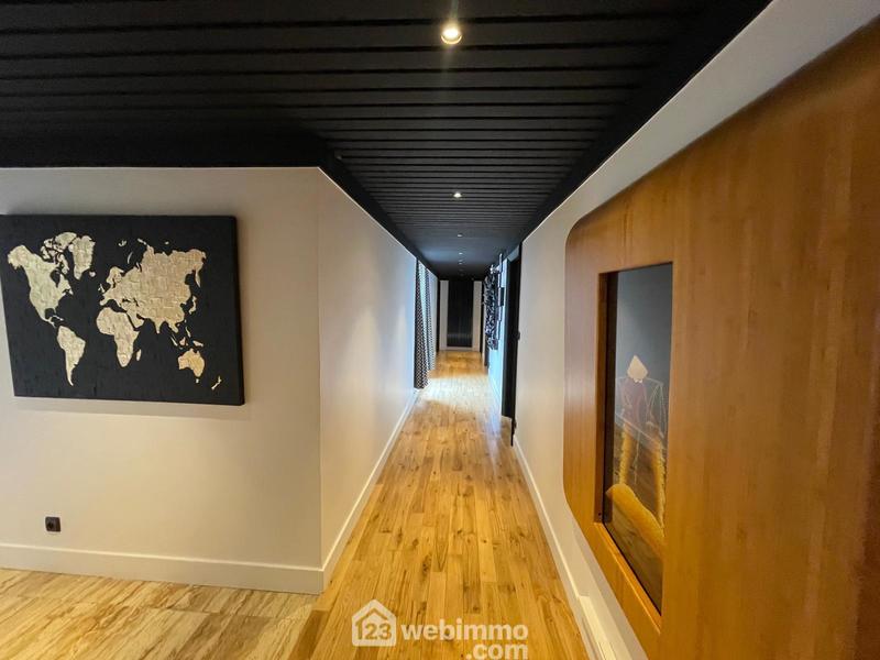 Maison - 308 m² - 6 pièces