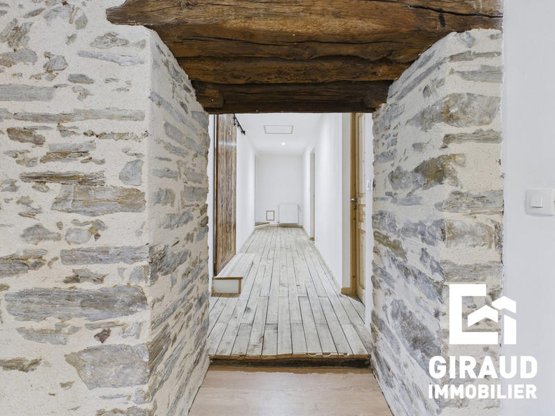 Maison ancienne - 247 m² - 6 pièces