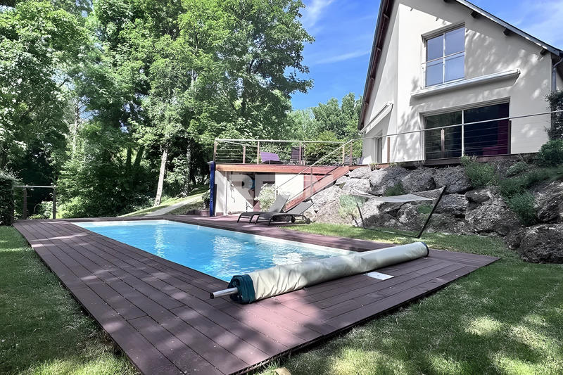 Propriété - 200 m² - 8 pièces