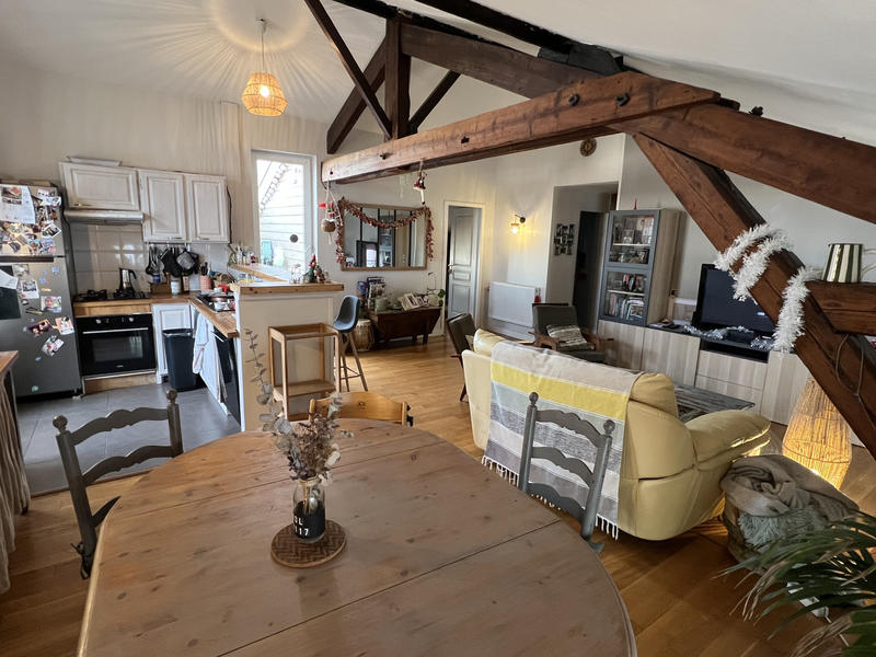 Appartement - 100 m² - 4 pièces