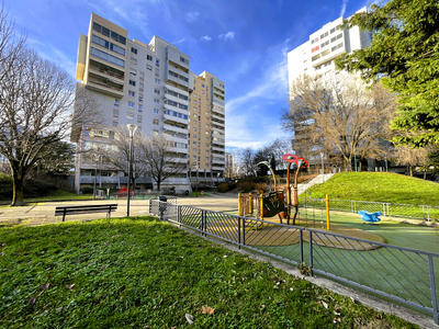 Appartement - 86 m² - 4 pièces