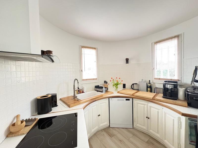 Demeure - 220 m² - 5 pièces