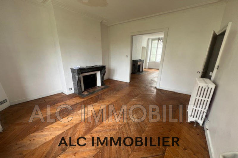 Maison - 224 m² - 9 pièces