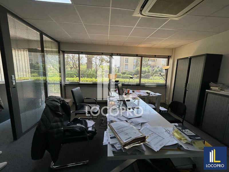 Bureau - 330 m²