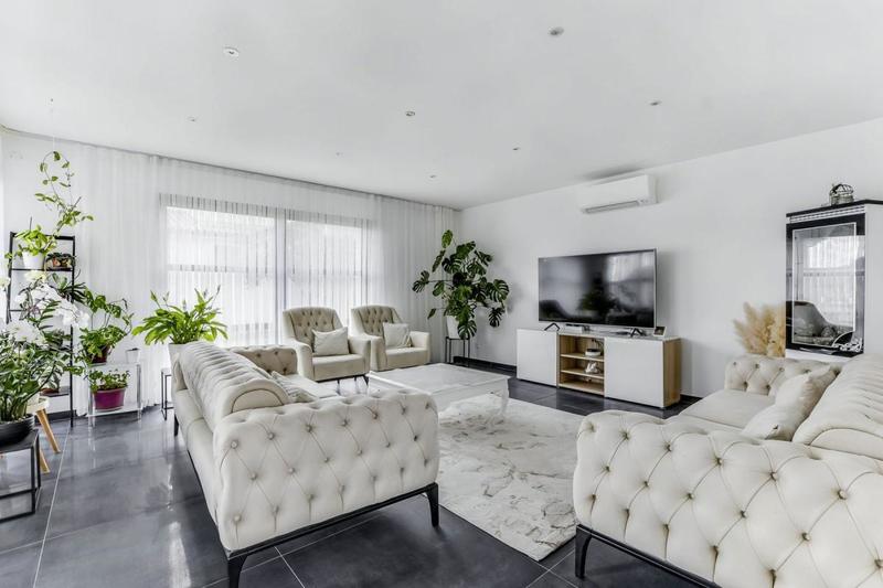 Maison - 145 m² - 5 pièces