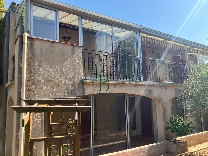 Villa - 242 m² - 6 pièces