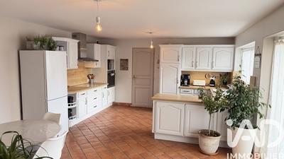 Maison - 223 m² - 9 pièces