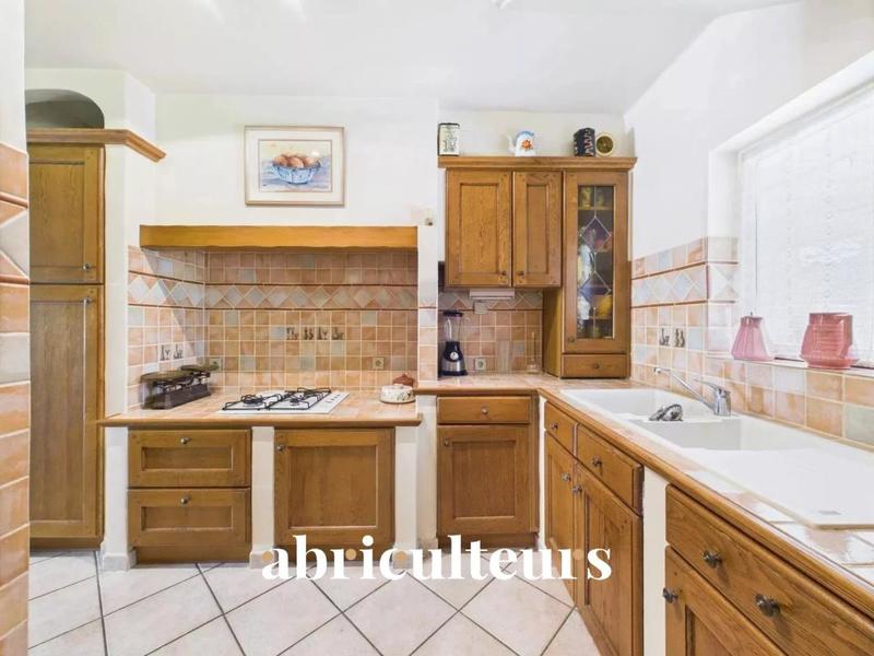 Maison - 94 m² - 5 pièces