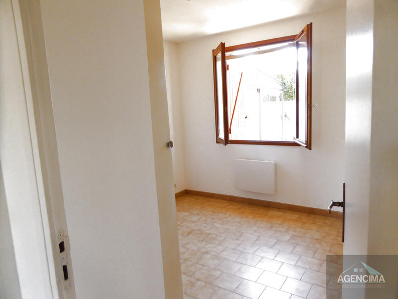Villa - 80 m² - 4 pièces