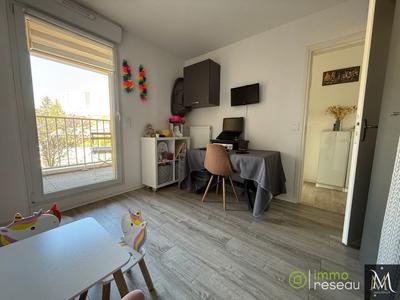 Appartement - 80 m² - 4 pièces