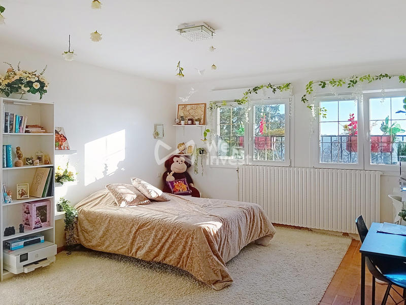 Maison contemporaine - 340 m² - 10 pièces