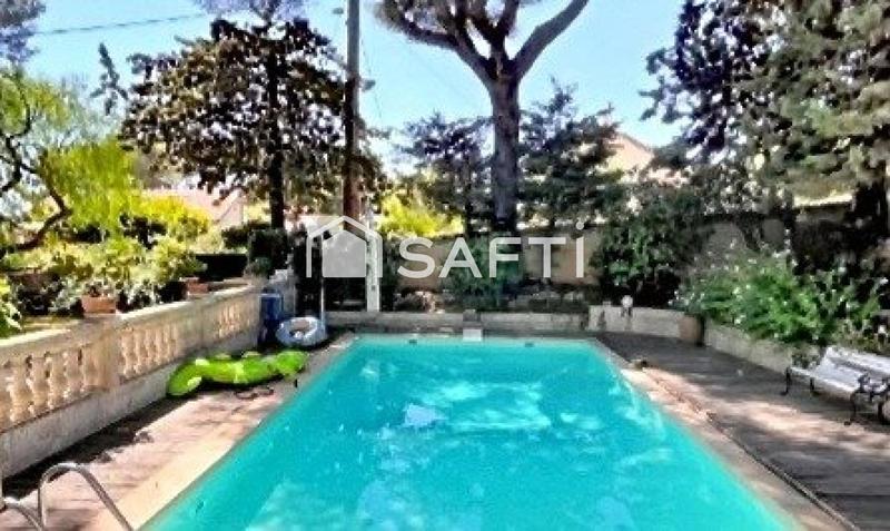 Maison - 270 m² - 11 pièces