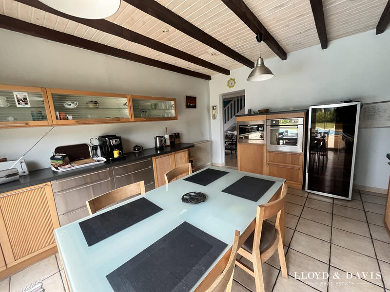 Maison - 180 m² - 7 pièces