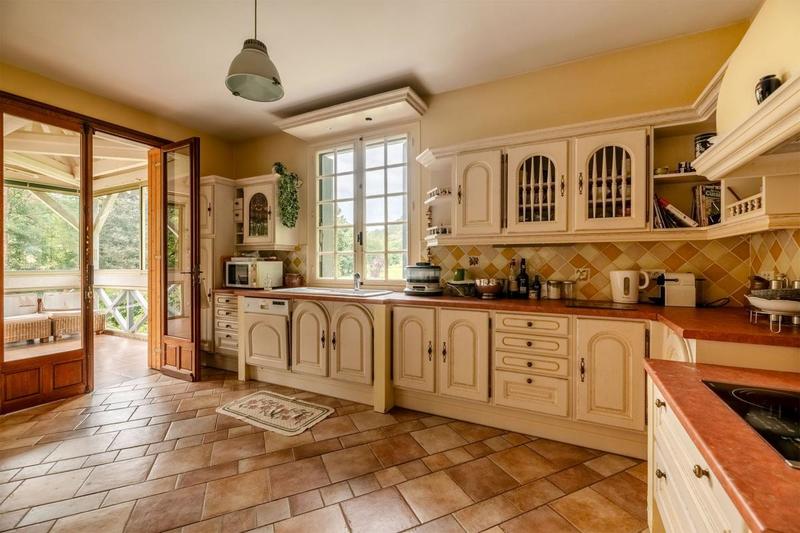 Maison - 307 m² - 11 pièces