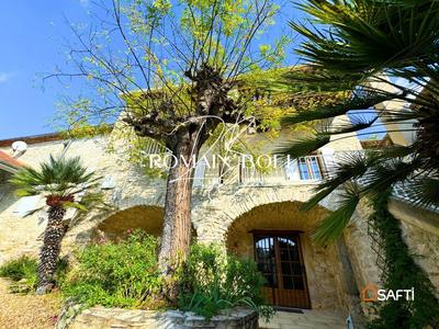 Maison - 283 m² - 12 pièces