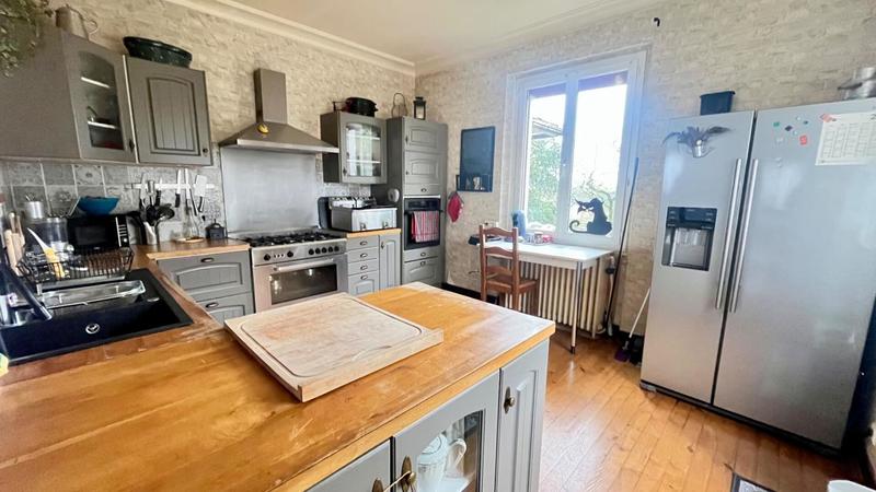 Maison - 215 m² - 6 pièces