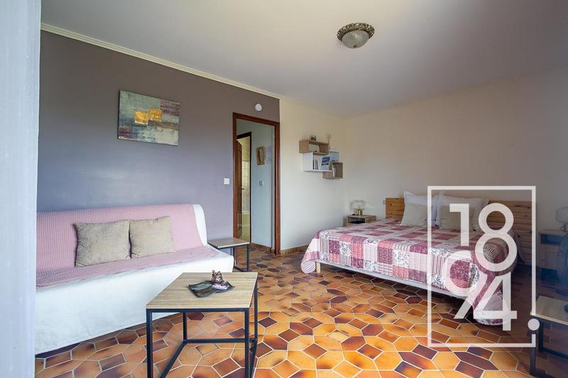 Maison - 397 m² - 7 pièces