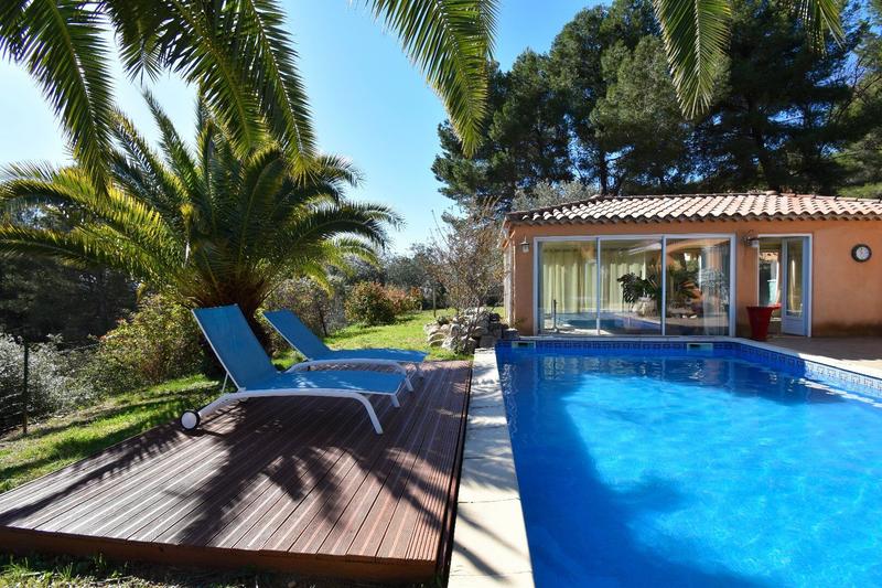 Villa - 235 m² - 6 pièces