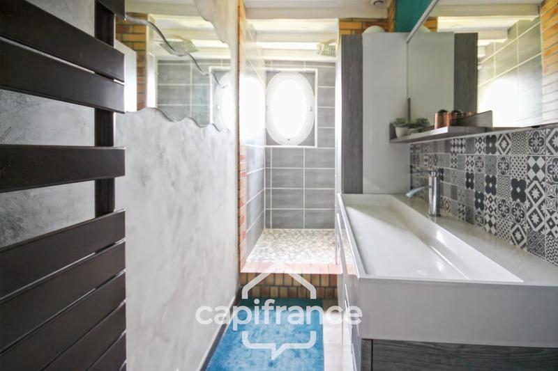 Maison - 211 m² - 7 pièces