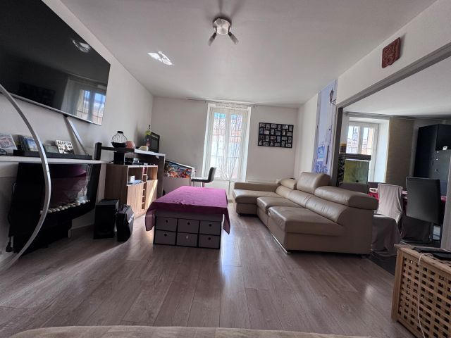 Appartement - 82 m² - 3 pièces