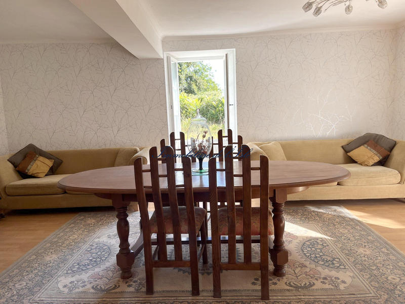 Maison - 300 m² - 10 pièces