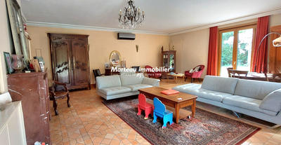Maison - 204 m² - 7 pièces