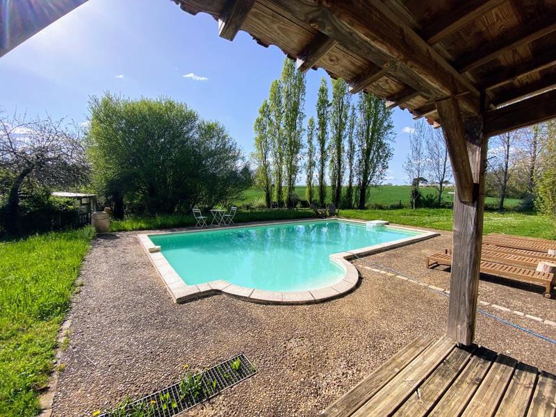 Maison - 260 m² - 9 pièces