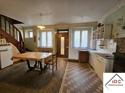 Maison - 92 m² - 5 pièces