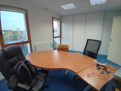 Bureau - 764 m² - 19 pièces