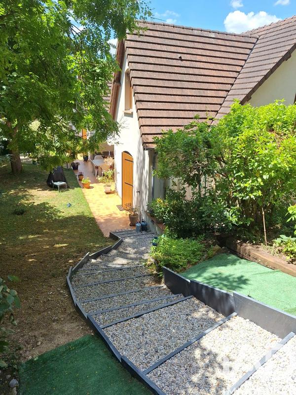 Maison - 181 m² - 5 pièces