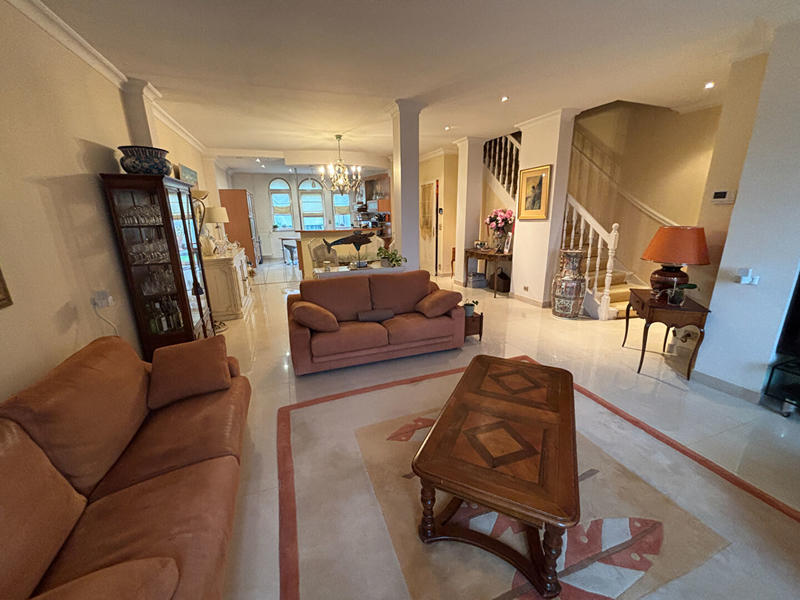 Appartement - 136 m² - 4 pièces