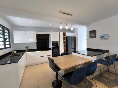 Maison - 93 m² - 4 pièces