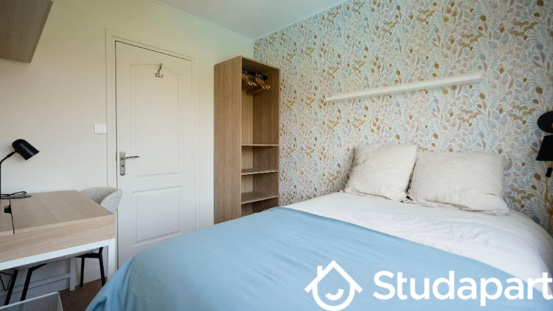 Chambre - 120 m² - 1 pièce