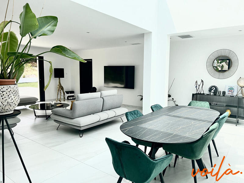 Maison - 237 m² - 4 pièces