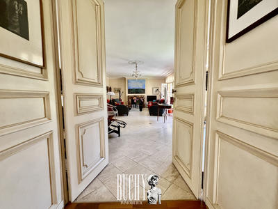 Maison - 250 m² - 8 pièces