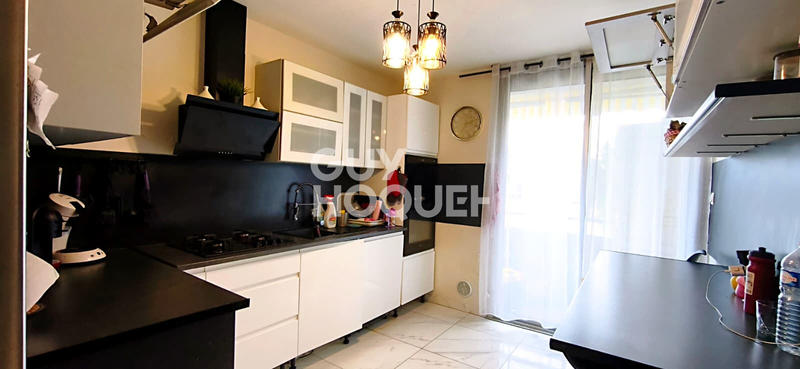 Appartement - 95 m² - 5 pièces