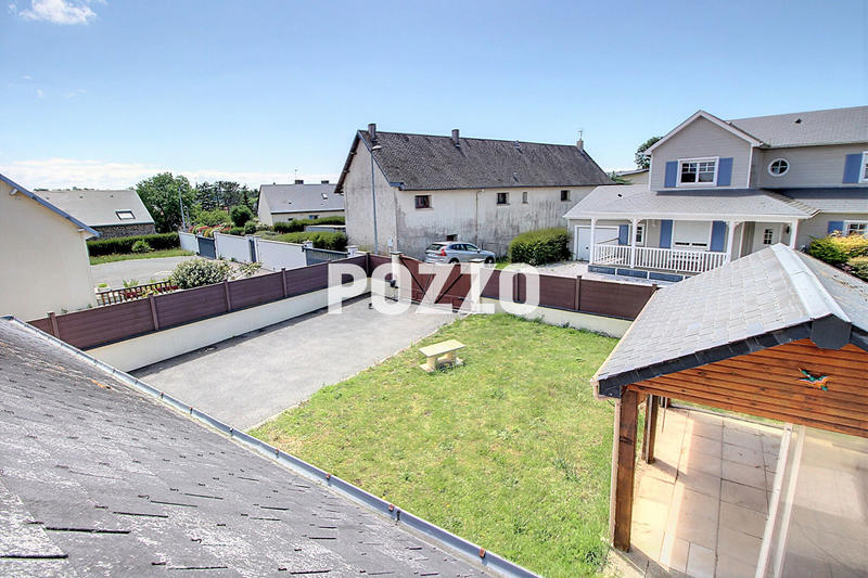 Maison - 182 m² - 9 pièces