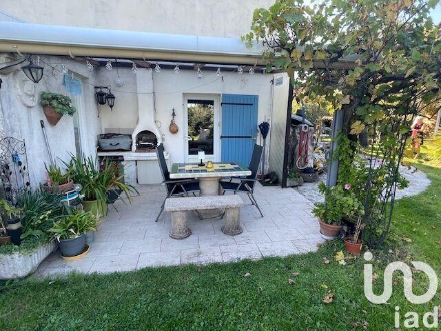 Maison - 202 m² - 7 pièces