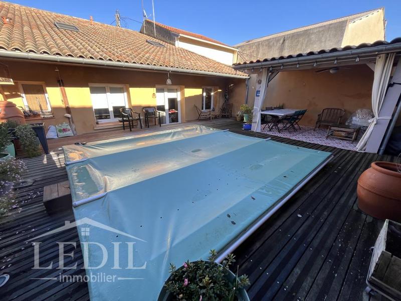 Maison de ville - 201 m² - 5 pièces