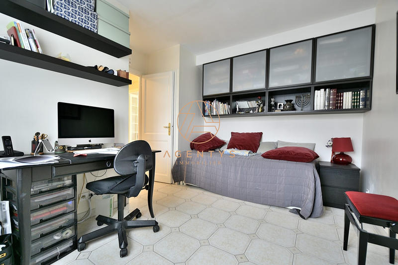 Maison - 200 m² - 8 pièces